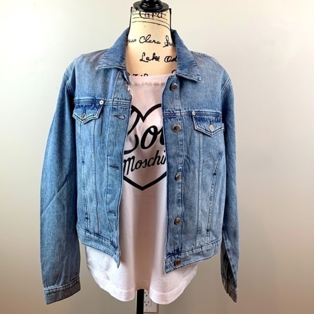 Authentic Love Moschino Faux Pearl Embellished Glittered Tee NWT - Picture 13 of 14